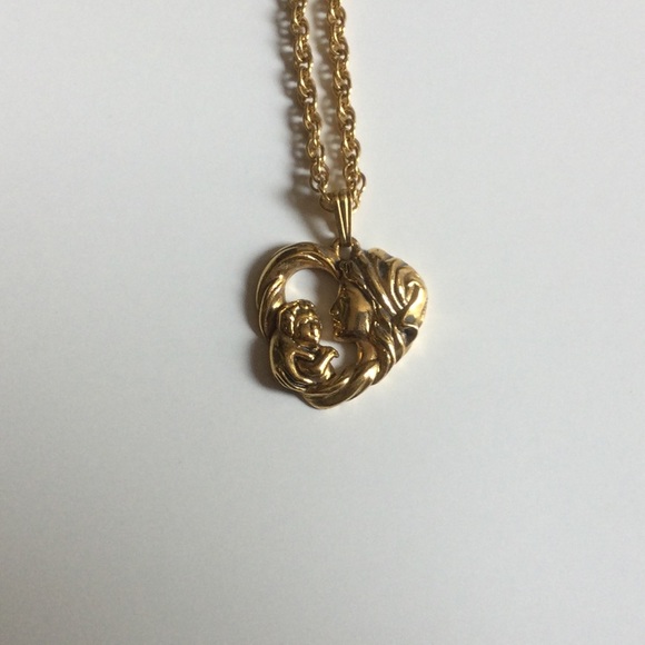 Avon Vintage Mother And Child Gold Necklace - Picture 1 of 5